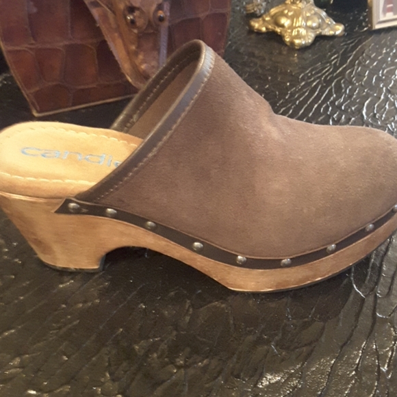 Clogs - Picture 4 of 4